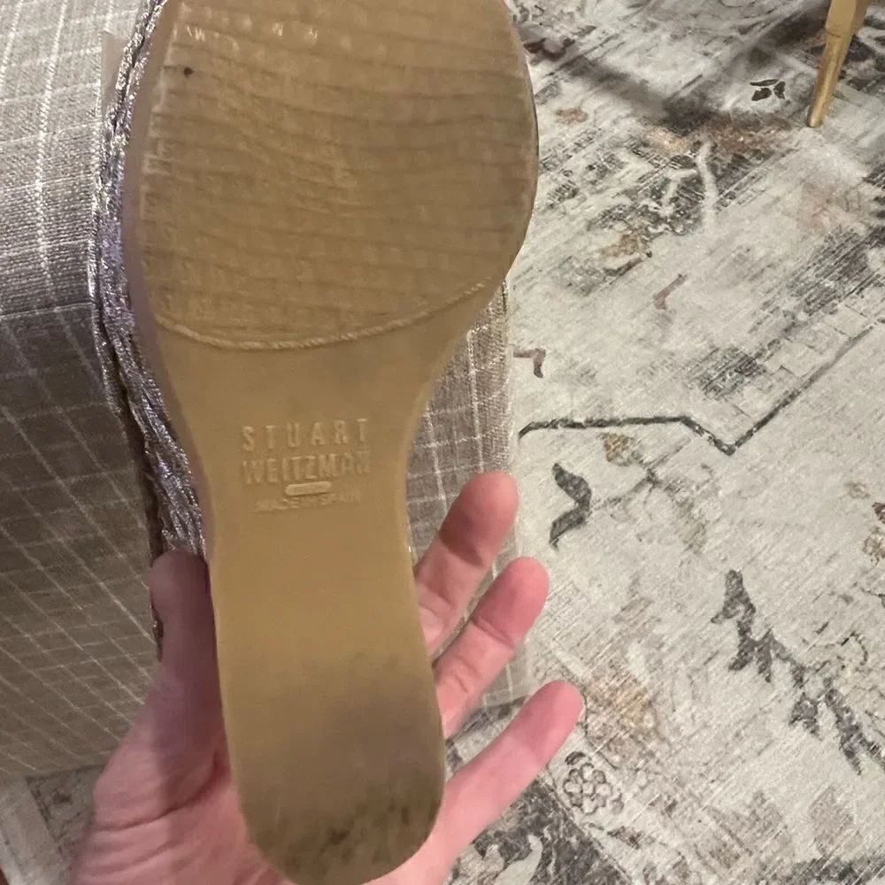 Stuart Weitzman Softbow metallic wedge size 6.5 - Picture 8 of 10